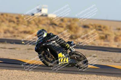 media/Nov-17-2024-CVMA (Sun) [[1fec520723]]/Race 17-Amateur Supersport Middleweight/